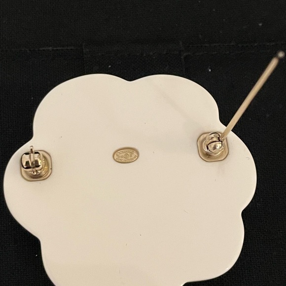 CHANEL TIMELESS ENAMEL CC CAMELLIA BROOCH - Picture 9 of 14